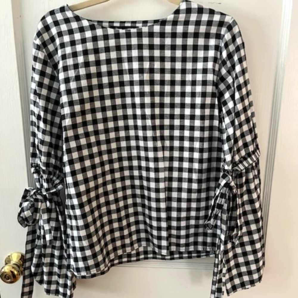Long-sleeve gingham blouse